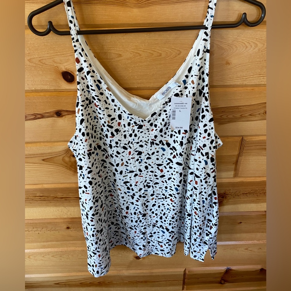 - NWT tank top L